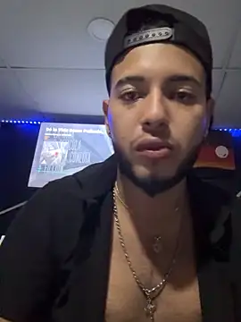 Snapshot of tratosucio chatting on May 6, 5:35 am tratosucio online show from May 6, 5:35 am
