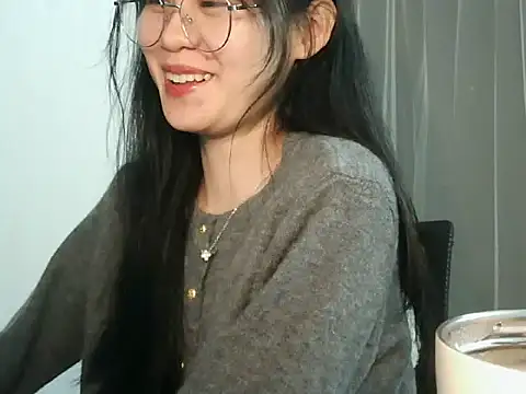 Snapshot of Nunaa18 chatting on February 8, 12:52 pm Nunaa18 online show from February 8, 12:52 pm