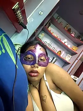 Snapshot of aarti03fb chatting on June 12, 8:24 am aarti03fb online show from June 12, 8:24 am