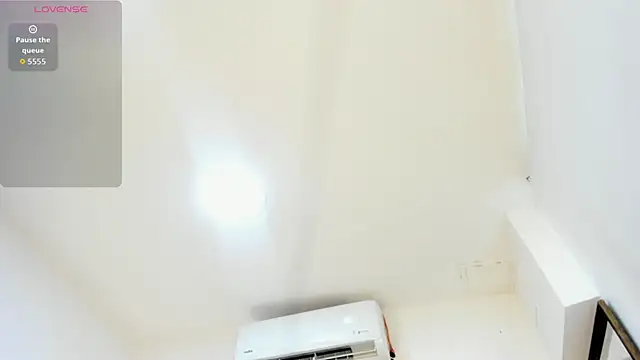 IsisBrown  online show from December 13, 9:09 pm