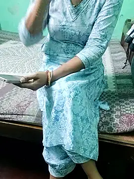 Snapshot of Myraajii chatting on February 10, 2:54 pm Myraajii online show from February 10, 2:54 pm