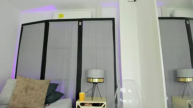 niicole steele  online show from May 9, 8:03 pm