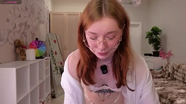 Snapshot of eva_aria chatting on July 7, 7:23 am eva aria online show from July 7, 7:23 am