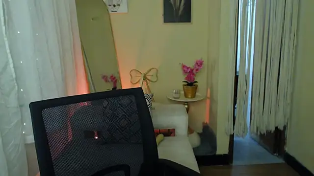 Snapshot of Aunty_milf chatting on July 14, 6:57 pm Aunty milf online show from July 14, 6:57 pm