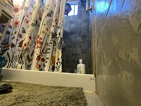 xxxenzo1 online show from January 25, 6:13 pm