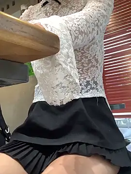 Snapshot of Ami_99 chatting on March 27, 1:44 am Ami 99 online show from March 27, 1:44 am