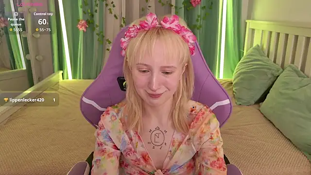 Snapshot of _Babyface_ chatting on July 17, 1:07 pm Babyface online show from July 17, 1:07 pm