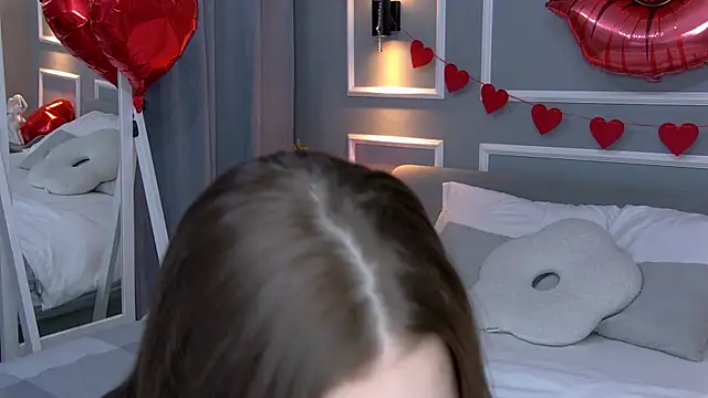 NatalieCroft online show from February 13, 6:31 am