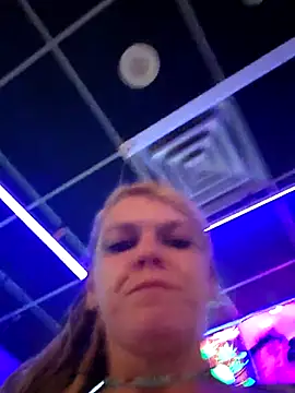 Snapshot of Horny_hippie chatting on December 19, 10:22 am Horny hippie online show from December 19, 10:22 am