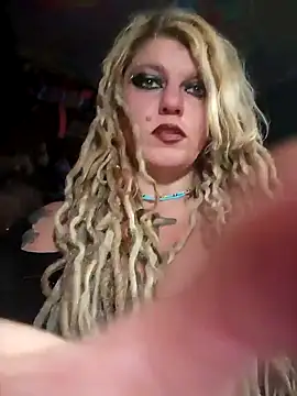 Snapshot of Horny_hippie chatting on January 18, 10:19 am Horny hippie online show from January 18, 10:19 am