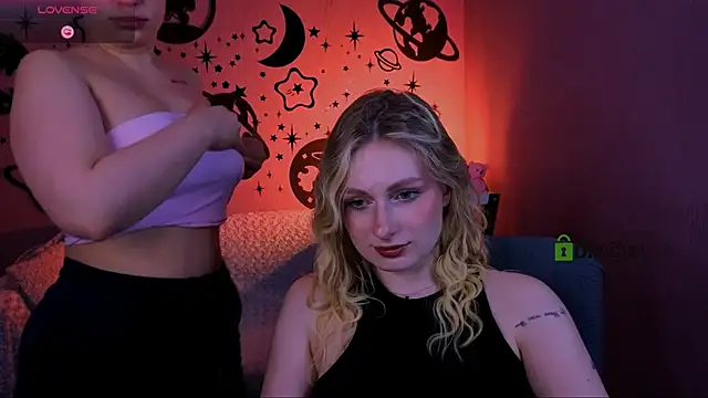 Snapshot of mary_meow_hot chatting on June 4, 7:31 pm mary meow hot online show from June 4, 7:31 pm
