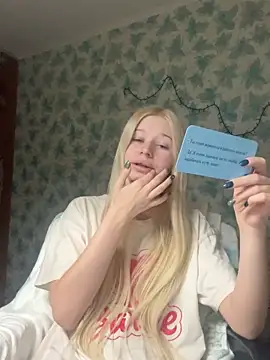 Snapshot of Barbie_Blondie chatting on March 11, 4:02 pm Barbie Blondie online show from March 11, 4:02 pm