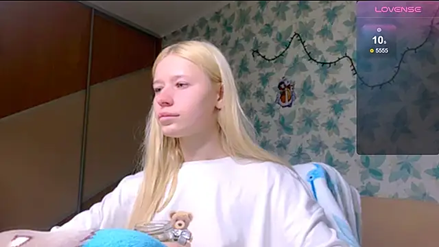 Barbie Blondie online show from March 28, 4:28 pm