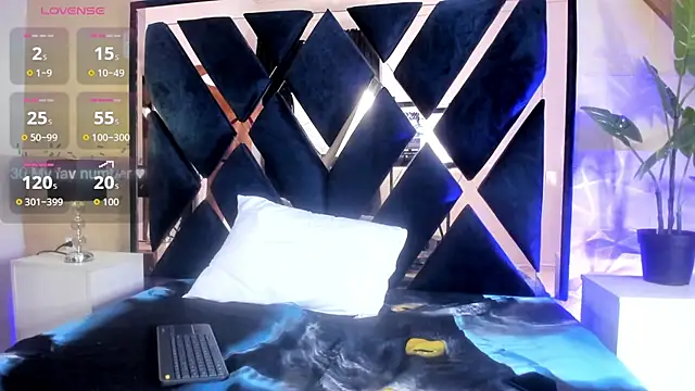 Snapshot of valentina_lenoxx chatting on December 18, 8:37 pm valentina lenoxx online show from December 18, 8:37 pm