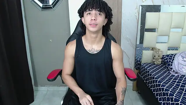 Snapshot of kim_curlyy chatting on May 27, 1:08 pm kim curlyy online show from May 27, 1:08 pm