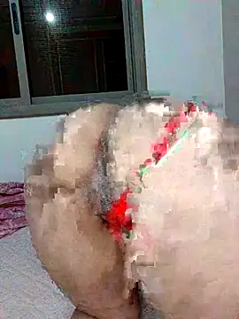Snapshot of Ghizosexx69 chatting on May 8, 1:33 am Ghizosexx69 online show from May 8, 1:33 am