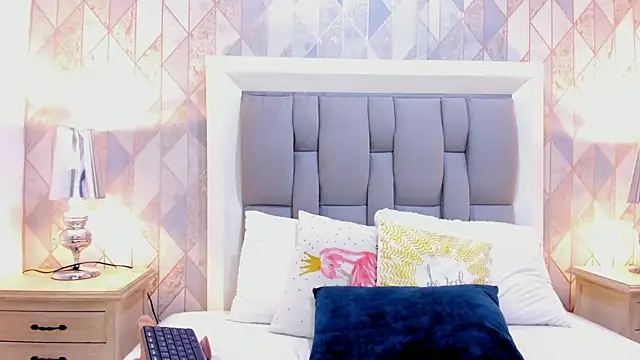 Snapshot of miss_vivienne chatting on February 5, 7:40 pm miss vivienne online show from February 5, 7:40 pm