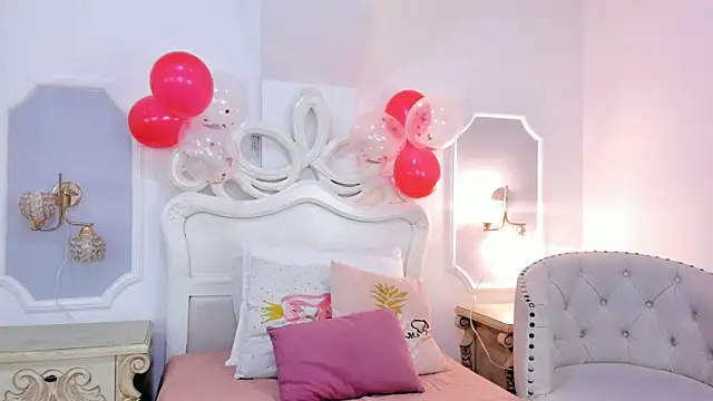 Snapshot of miss_vivienne chatting on February 12, 8:04 pm miss vivienne online show from February 12, 8:04 pm