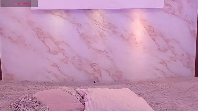 Dakota ferreti  online show from April 12, 8:36 pm