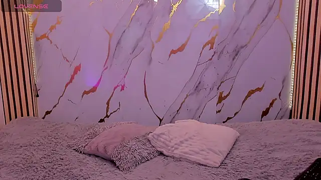 Dakota ferreti  online show from April 21, 12:44 pm