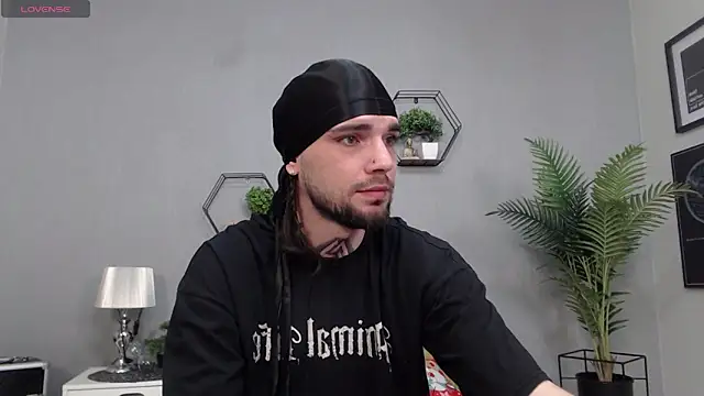 Snapshot of KaneHunter chatting on April 18, 6:34 pm KaneHunter online show from April 18, 6:34 pm