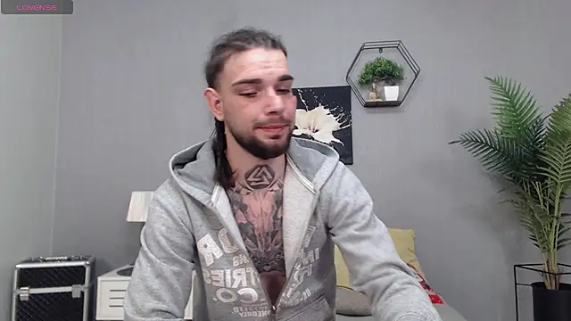 Snapshot of KaneHunter chatting on April 20, 6:09 pm KaneHunter online show from April 20, 6:09 pm