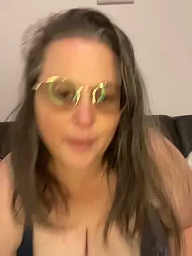 bea french curvy online show from April 17, 7:28 pm