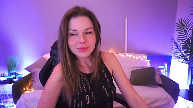 KissableKira online show from April 18, 7:58 pm