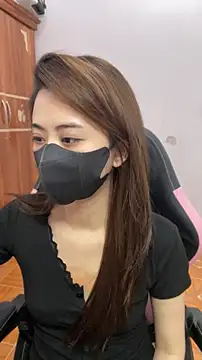 Snapshot of Lunamoon68 chatting on April 25, 4:04 am Lunamoon68 online show from April 25, 4:04 am