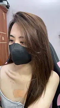 Snapshot of Lunamoon68 chatting on April 27, 4:21 am Lunamoon68 online show from April 27, 4:21 am