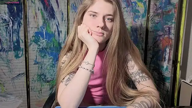 Snapshot of Adell_Love chatting on May 10, 3:28 pm Adell Love online show from May 10, 3:28 pm