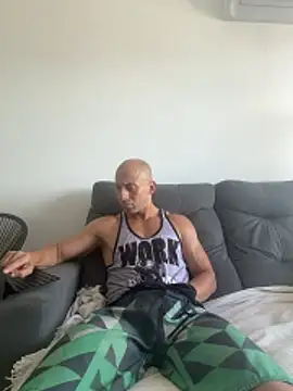 Russo41rj online show from December 22, 2:58 pm