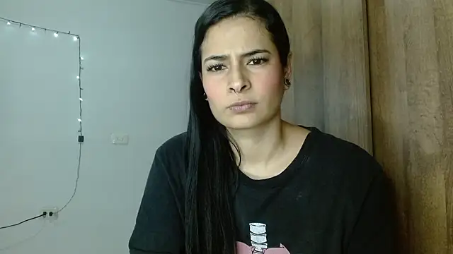 DARKJOLIE7 online show from February 1, 8:18 pm