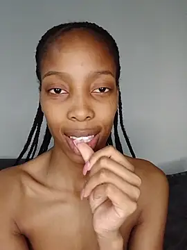 Snapshot of MsParisSmith chatting on December 14, 8:20 am MsParisSmith online show from December 14, 8:20 am