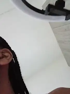 Snapshot of MsParisSmith chatting on December 16, 7:41 pm MsParisSmith online show from December 16, 7:41 pm