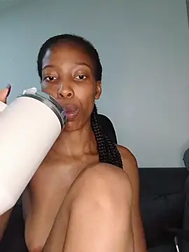 Snapshot of MsParisSmith chatting on February 15, 7:51 am MsParisSmith online show from February 15, 7:51 am