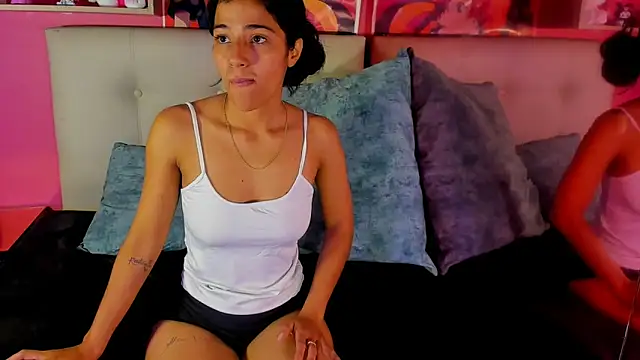 peachrouge online show from February 3, 2:33 pm