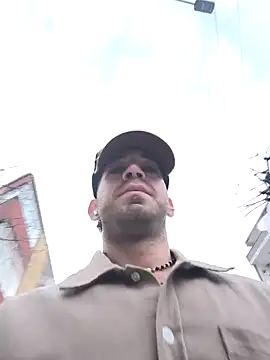 Snapshot of hazarcannn chatting on December 20, 5:25 am hazarcannn online show from December 20, 5:25 am