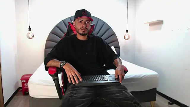 MatthewCullen online show from January 14, 2:06 am