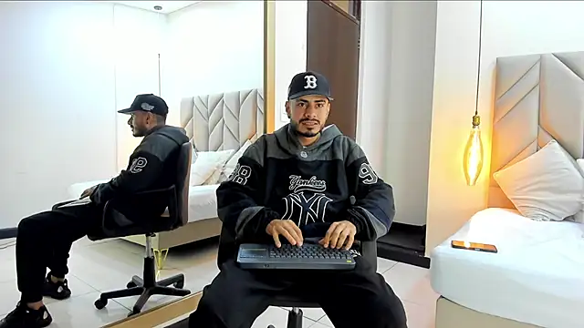 MatthewCullen online show from February 2, 4:22 am