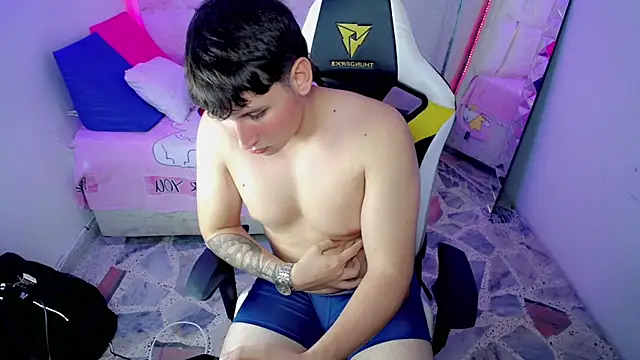 Snapshot of d_moneyy_ chatting on December 15, 3:22 am d moneyy online show from December 15, 3:22 am