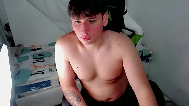 Snapshot of d_moneyy_ chatting on January 13, 9:31 pm d moneyy online show from January 13, 9:31 pm