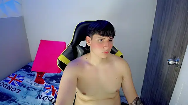 Snapshot of d_moneyy_ chatting on February 25, 3:16 am d moneyy online show from February 25, 3:16 am