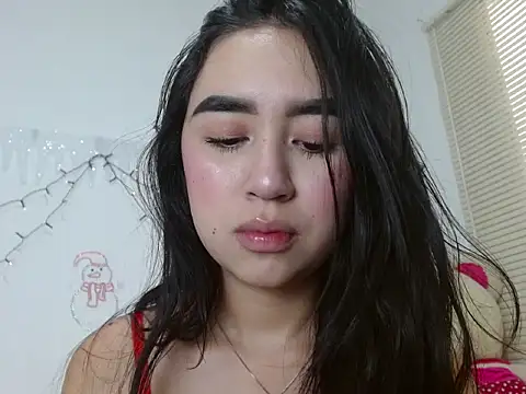 Snapshot of SiennaLorens chatting on December 18, 2:56 pm SiennaLorens online show from December 18, 2:56 pm