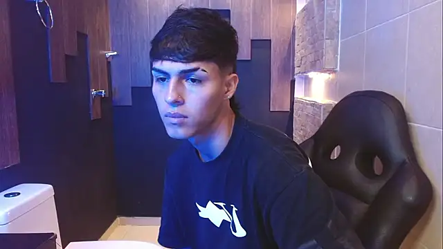 Ethan Jamees online show from February 6, 2:05 am