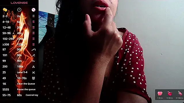 Snapshot of Whisperingfire chatting on June 1, 8:10 pm Whisperingfire online show from June 1, 8:10 pm