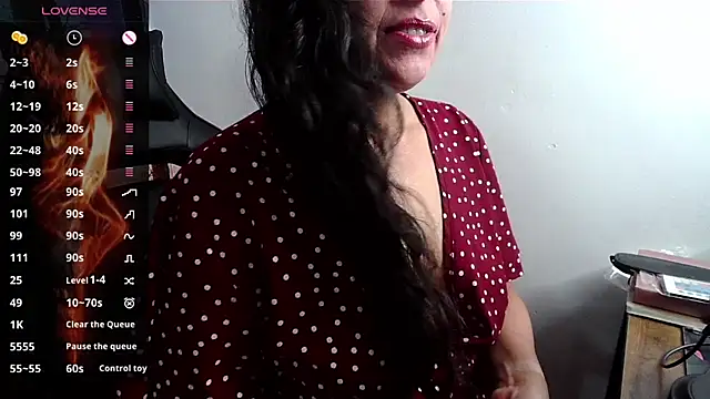 Snapshot of Whisperingfire chatting on July 20, 12:51 pm Whisperingfire online show from July 20, 12:51 pm