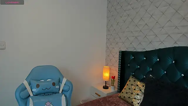 Snapshot of Valery_jame chatting on April 28, 2:27 am Valery jame online show from April 28, 2:27 am