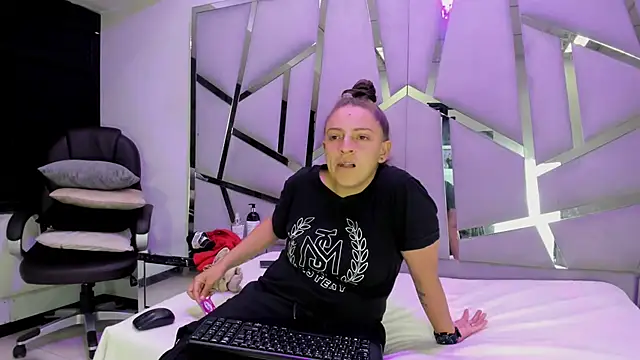 Alyssa Noah online show from April 8, 3:17 am