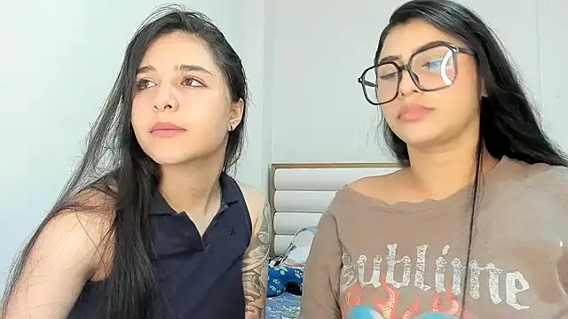 Snapshot of ROUS_SWEET_ chatting on April 2, 3:37 am ROUS SWEET online show from April 2, 3:37 am